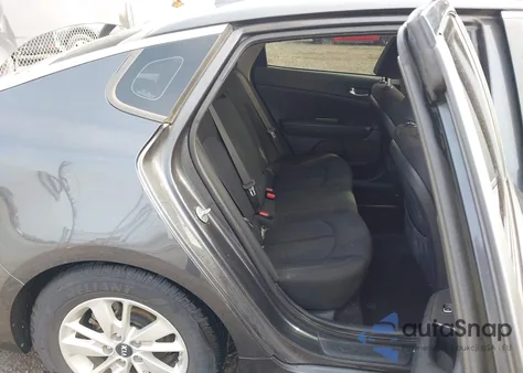 2018 Kia Optima Lx z USA, uszkodzony, nr VIN KNAGT4L38J5219406